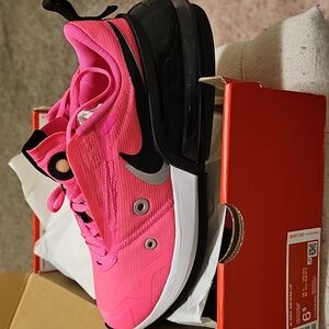 Nike Air Max Women Size 6.5 Pink Blast & Black. Brand New